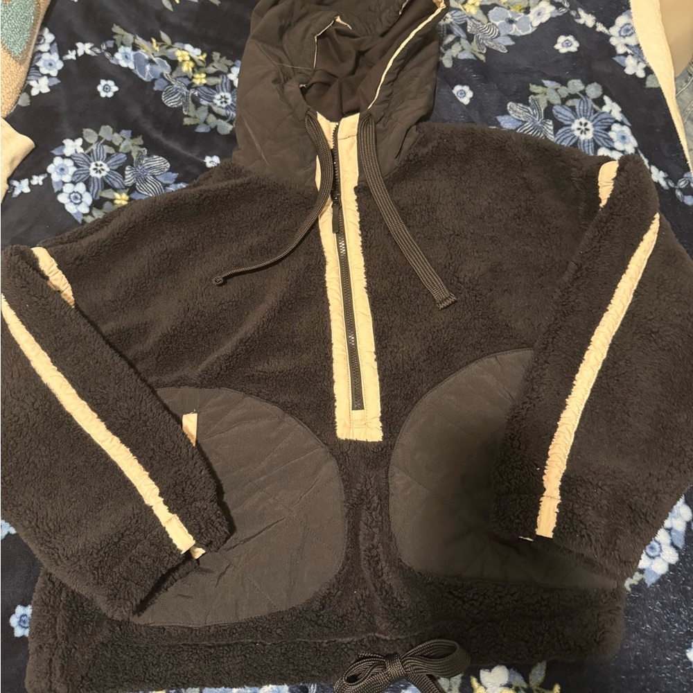 JoyLab Black and Cream Zip-Up Jacket